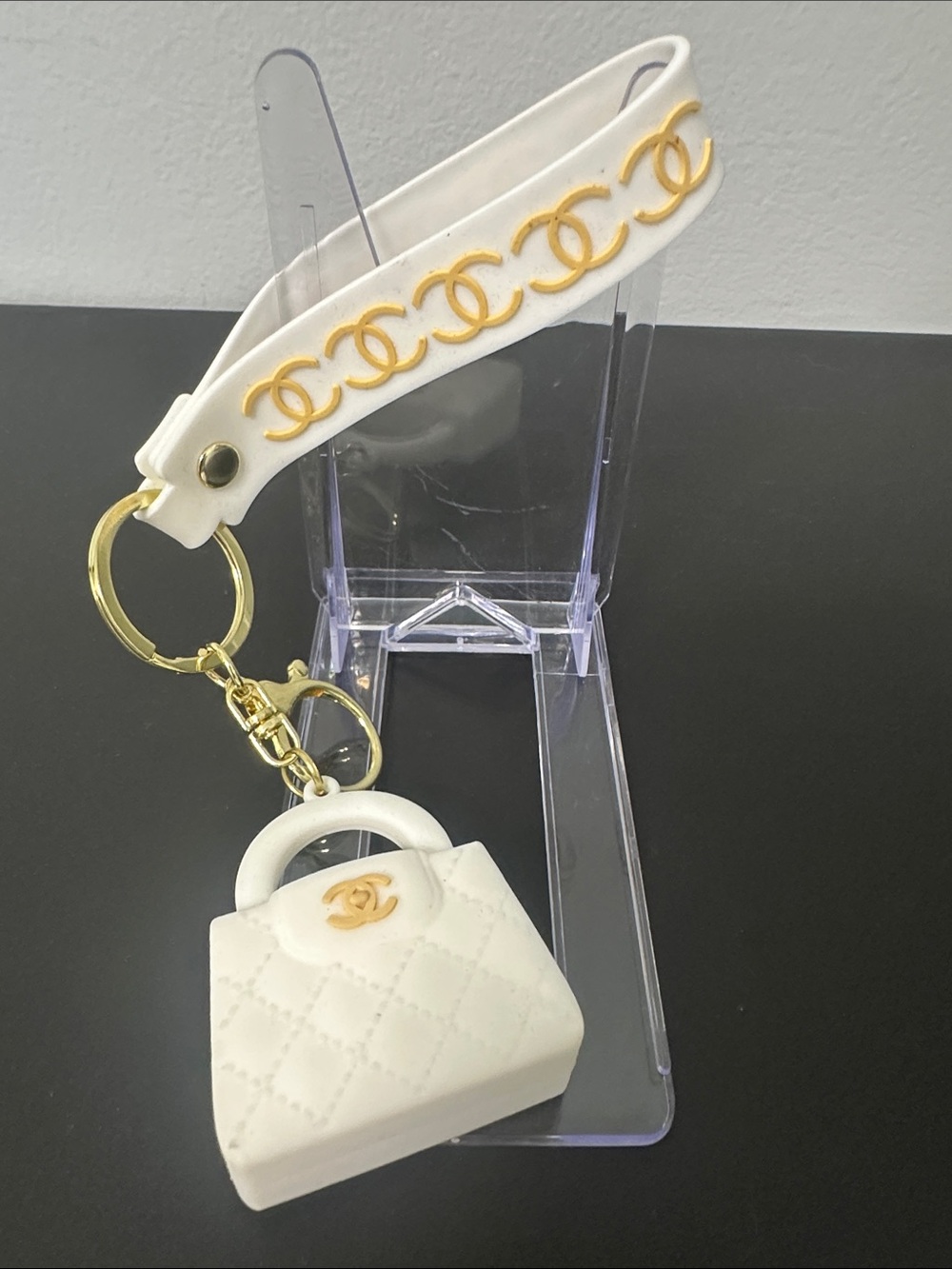 Chic White Quilted Handbag Keychain with Gold Accents - Designer-Inspired. New!